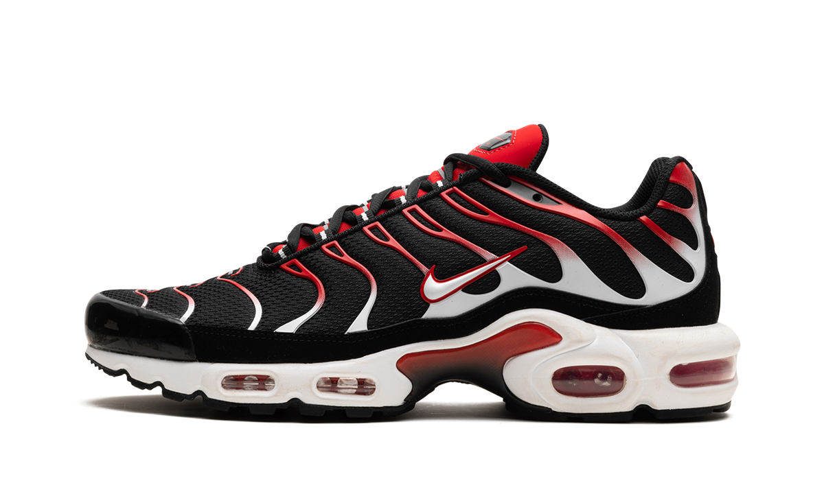 Air Max Plus "Black White University Red" DM0032 004